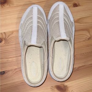 Easy Spirit Traveltime Classic Clogs Size 9